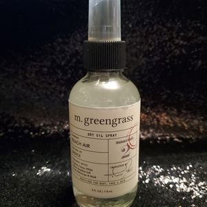 M. Greengrass Dry Oil Spray